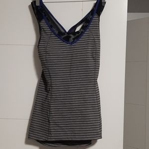 Lululemon bra and top together